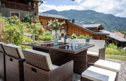Hautecour House | la maison des cerries
