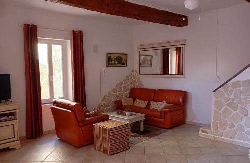 Puisserguier House | La Maison des Vendangeurs à Puisserguier