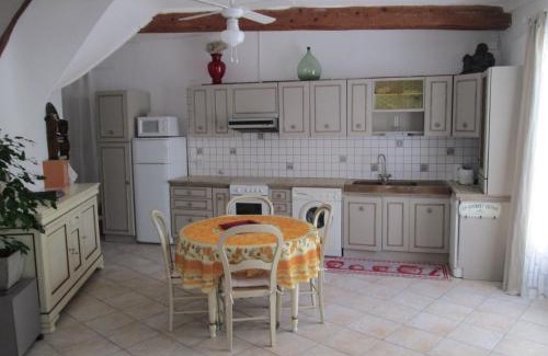 Puisserguier House | La Maison des Vendangeurs à Puisserguier