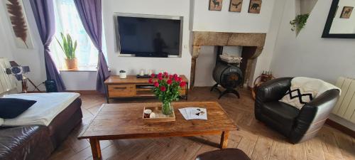 Champ-du-Boult Apartment | La maison du bonheur et son jacuzzi sur terasse