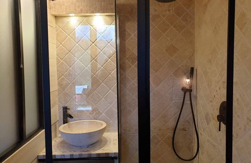 Anlhiac Bed & Breakfast | La maison du bonheur B&B