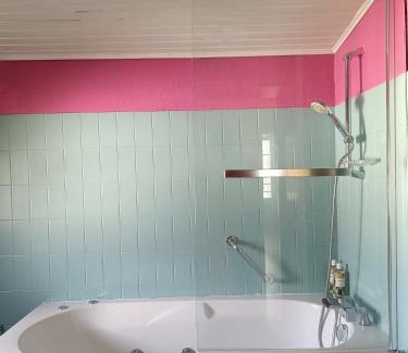Giscos House | La maison du bonheur jaccuzi billard jardin