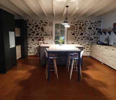 Giscos House | La maison du bonheur jaccuzi billard jardin