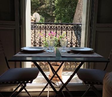 Saint-Guilhem-le-Desert House | La maison de la Traverse