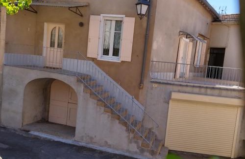 Versols-et-Lapeyre House | La maison rose