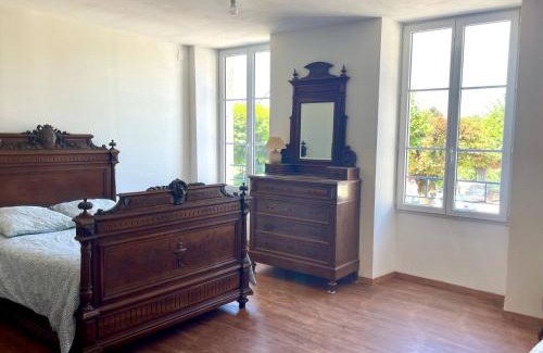 Aulnay House | La Maison Saint Pierre, Aulnay