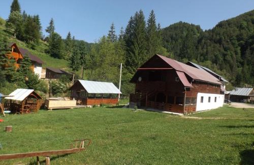 Garda de Sus House | La Marian pensiune restaurant