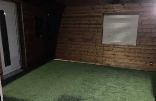 Herblay Ski Chalet | La Nuit Glamour est Situé à Herblay 95220 Proche du Centre-ville Gare Sncf 1 km