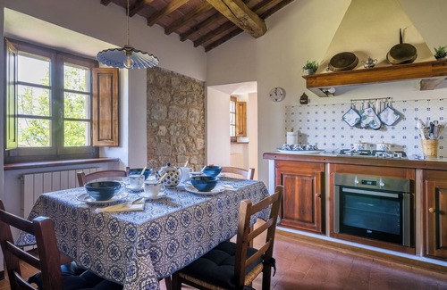 Monteroni d'Arbia Villa | La Palazzina Ville Di Corsano Home And Pool