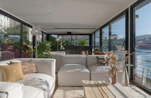 Centre Ville Hotel | LA PENICHE - Bed And Bicycle - Vienne