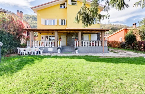 Rocca di Papa House | "La Peonia" Appartamento in Villa a Rocca di Papa con Giardino