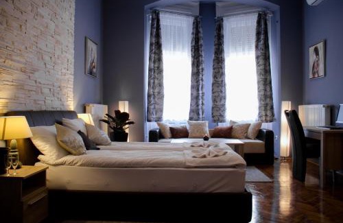 Kaposvar House | La Pergola & Prestige Panzió
