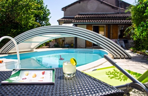 Saint-Benoit-de-Carmaux House | la petite Pierrette room