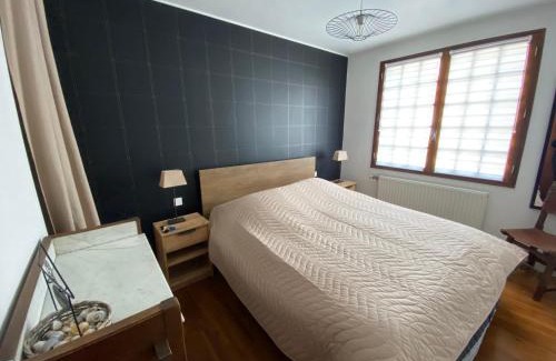 Crecy-en-Ponthieu House | La petite cour