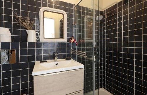 Neuville-aux-Bois Apartment | La petite maison