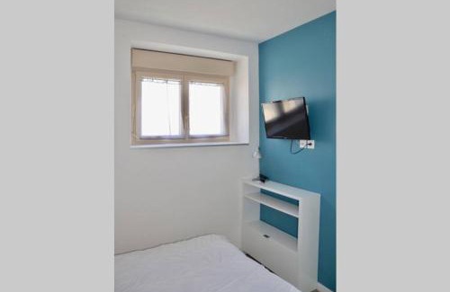 Avoine Apartment | La petite maison 3
