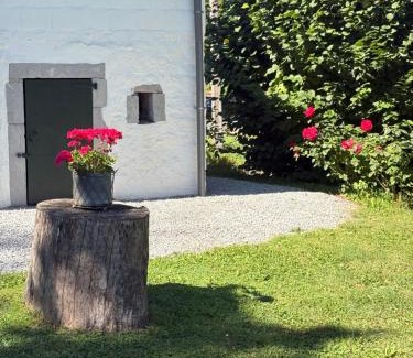 Wanze House | La Petite Maison Blanche