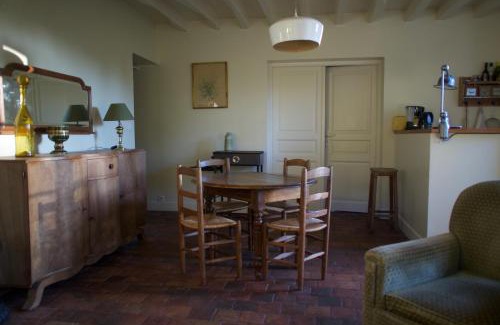 Mezilles House | LA PETITE MAISON DANS LA PRAIRIE