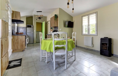 Acy House | La Petite Maison Du Montjard