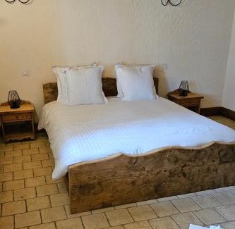 Les Fourgs Apartment | La Petite Marguerite