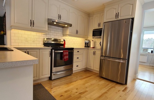 Rawdon Ski Chalet | La Petite Retraite du Lac: Spacious-Gym-2.5 Bath
