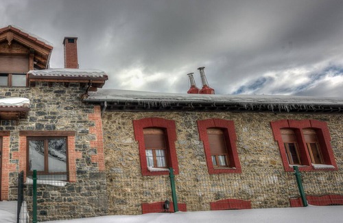Pajares Cottage | `LA PICAROTA´ - Real Pajares Inn. Country Apartment