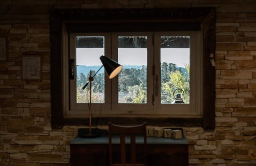 Newbridge House | La Pinata Farm Stay Barn Style Cabin