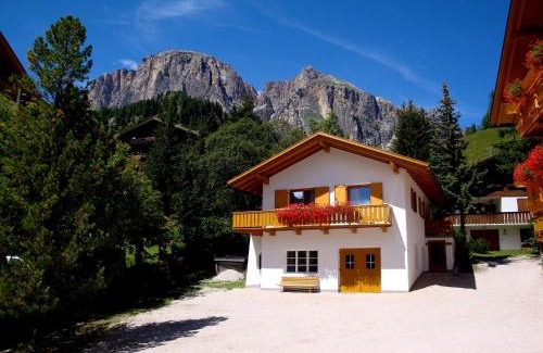 Colfosco Apartment | La Pineta
