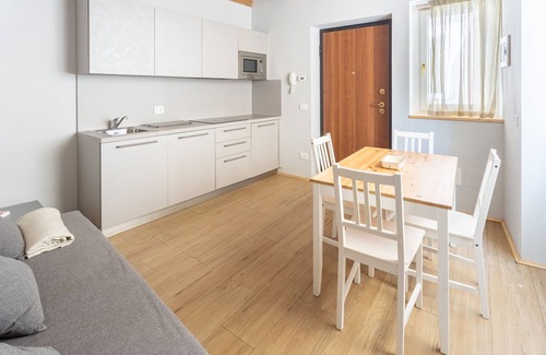Orino Apartment | La Posteria Junior Suite 1 by icasamia.it