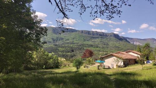 Noyers-sur-Jabron House | La Prairie