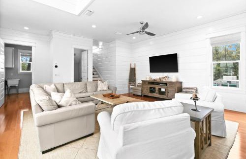 Seacrest House | La Pura Vida