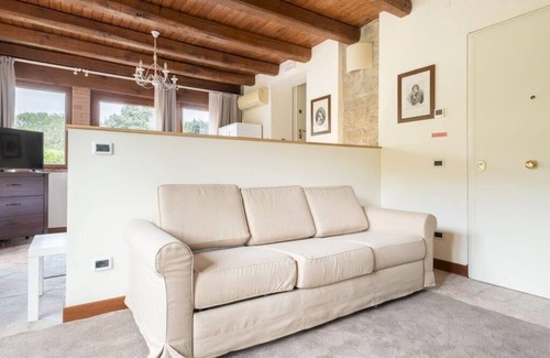 Sasso Marconi Bed & Breakfast | La Quercia Entire Villa