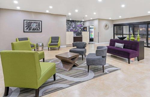 Ada Hotel | La Quinta by Wyndham Ada