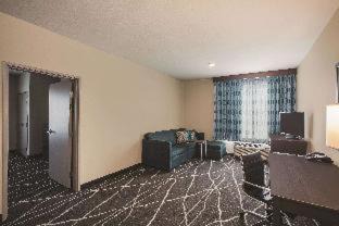 Garland Hotel | La Quinta by Wyndham Dallas Northeast-Arboretum