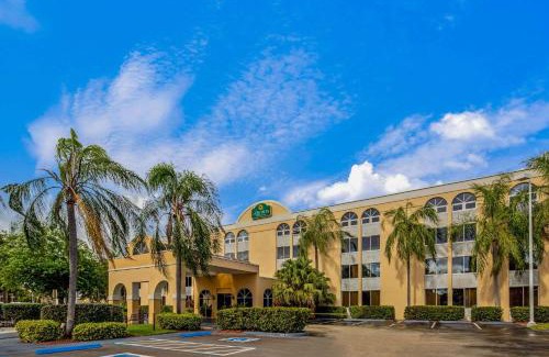 Miami Lakes Hotel | La Quinta by Wyndham Miami Lakes