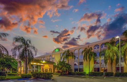 Miami Lakes Hotel | La Quinta by Wyndham Miami Lakes