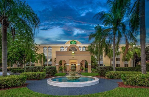 Miami Lakes Hotel | La Quinta by Wyndham Miami Lakes
