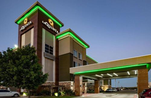Catoosa Hotel | La Quinta by Wyndham Tulsa - Catoosa