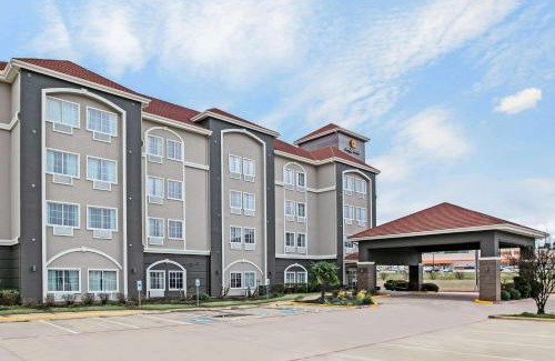 Paris Hotel | La Quinta Inn and Suites by Wyndham Paris