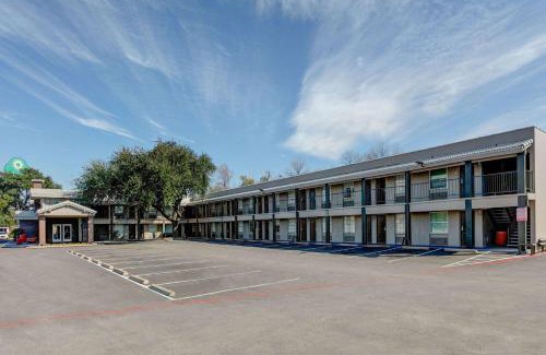 Knox - Henderson Hotel | La Quinta Inn by Wyndham Dallas Uptown