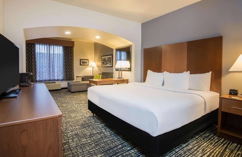 Osage Hotel | La Quinta Inn & Suites by Wyndham Morgantown