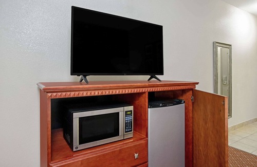 Fairfield Hotel | La Quinta Inn & Suites by Wyndham Fairfield TX