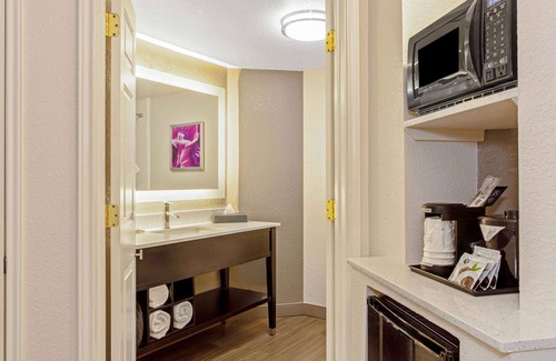 Panama City Hotel | La Quinta Inn & Suites by Wyndham Panama City