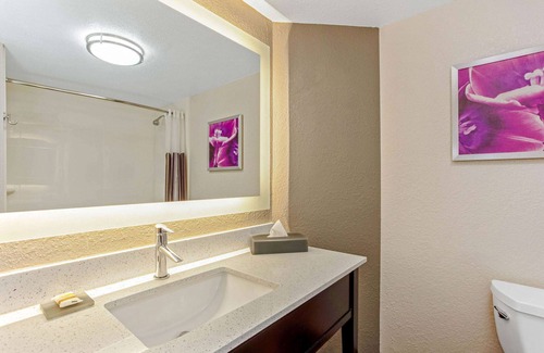 Panama City Hotel | La Quinta Inn & Suites by Wyndham Panama City