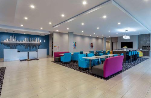 Joliet Hotel | La Quinta Inn & Suites by Wyndham Shorewood