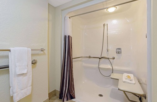 Assembly Square Hotel | La Quinta Inn & Suites by Wyndham Boston Somerville