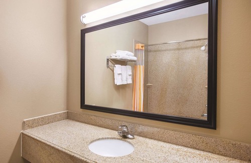Bay City Hotel | La Quinta Inn & Suites by Wyndham Bay City