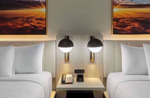 DeSoto Hotel | La Quinta Inn & Suites by Wyndham DeSoto