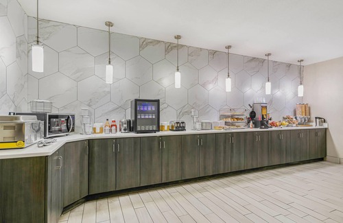 Batavia Hotel | La Quinta Inn & Suites by Wyndham Batavia