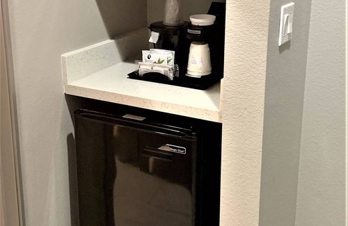 Euless Hotel | La Quinta Inn & Suites by Wyndham DFW West-Glade Parks
